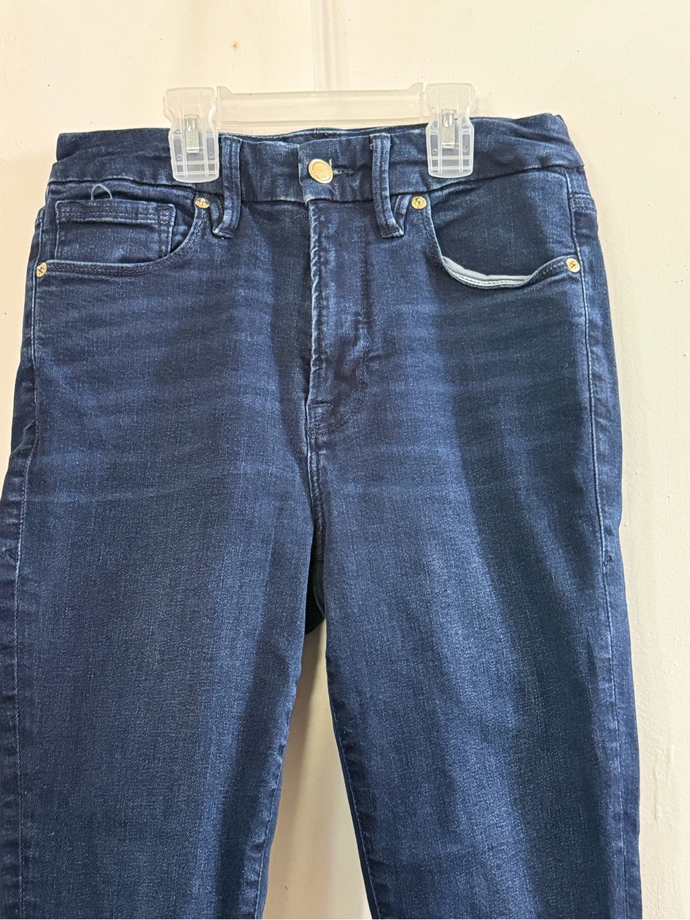 Good American Skinny Jeans in Dark Indigo Blue - Picture 4 of 9
